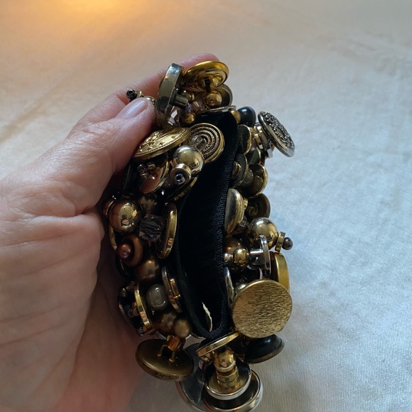 Button Bracelet - Picture 7 of 10